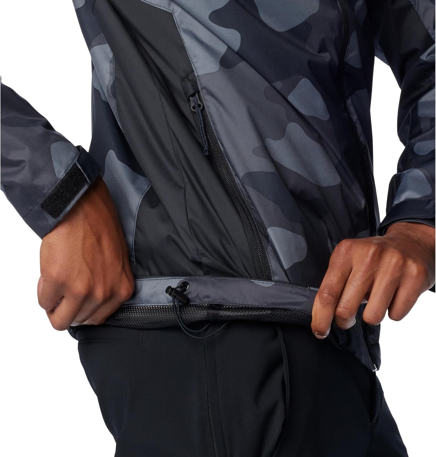image:imageColumbia INNER LIMITS III JACKETBlack Mod Camo PrintBlack