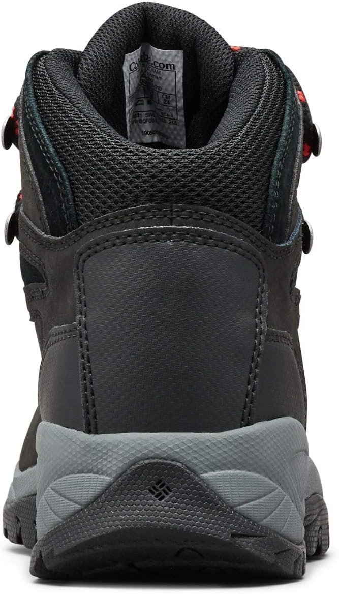 image:imageColumbia Newton Ridge PlusBlack Poppy Red